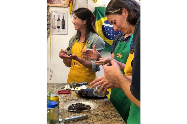 LGBTQ+ Cooking Class in Rio: Cook, Toast & Celebrate Together