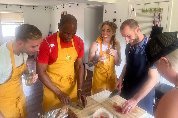 3-Hour Tasting Session with 32 Local Flavors in Panama City