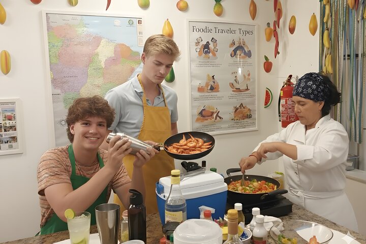 3-hour Andean Cooking Class in Quito with a Local instructor