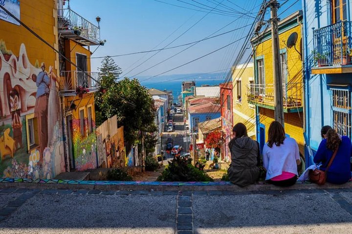 3hr Food Crawl in Valparaíso Markets Hills and Coastal Flavors